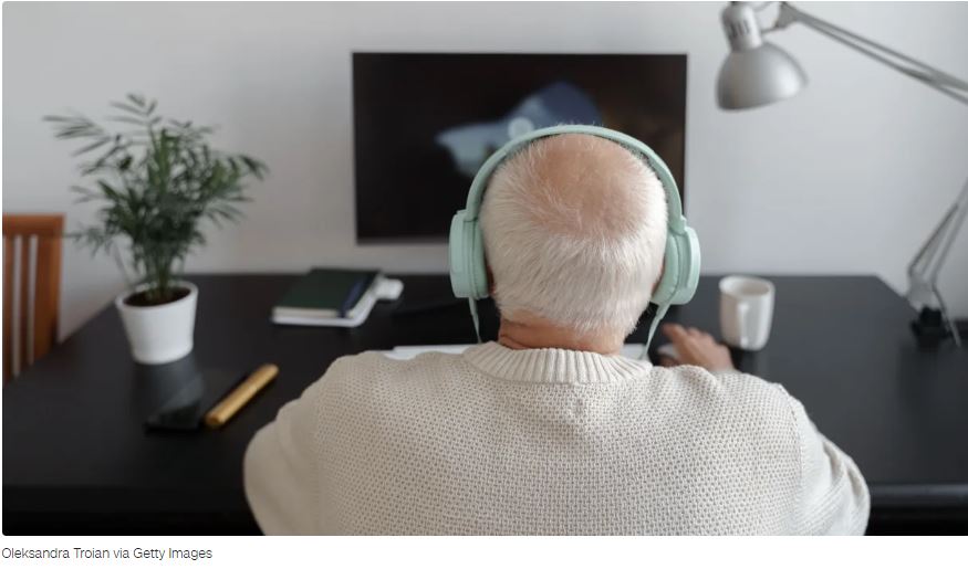 Assistir a aulas ou montar quebra-cabeças podem reduzir risco de demência, indica estudo